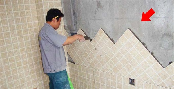 铺贴瓷砖前要给先清理墙面基层